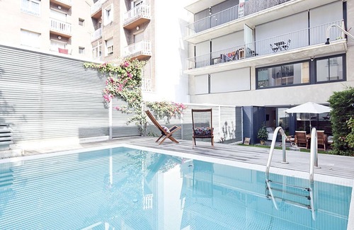 Sant Gervasi Apartment | Private pool and garden 3-bedroom duplex sleeps 10 in central location