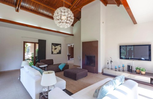 Penina Villa | Private pool and Jacuzzi by GalanteVasques