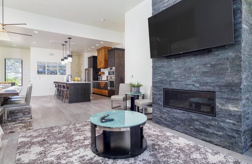 Hurricane House | Private Pool and Spa with EV Charging, BBQ Grill!