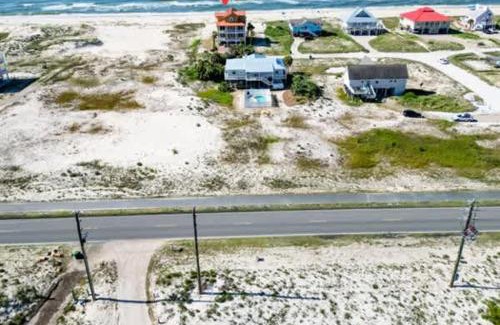 East End House | Private Pool Beach Front Sleeps 18 Family home