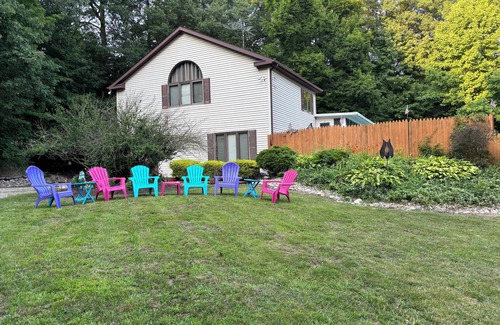 Lake Michigan Beach House | PRIVATE POOL, close to Public Beaches, Wineries, Golf Courses, Fishing,Boating