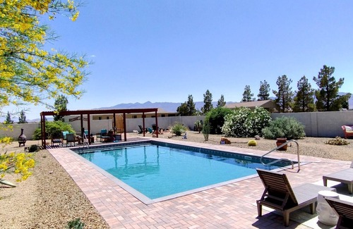 Pahrump Cottage | Private POOL Cottage Games Grill Fire Pit Mtn Views Falcon Cottage