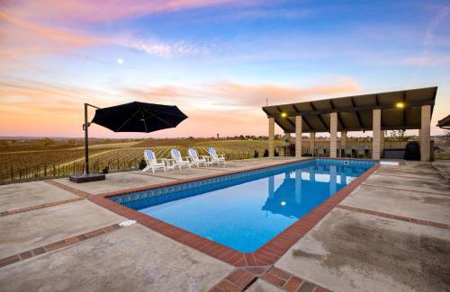 Paso Robles House | Private Pool Firepit Wine Room Near Top Paso Wineries Devi Ranch