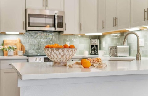 Seaspray House | Private Pool, Golf Cart & 4 Bikes! PRIVATE Beach Access~Havenly at Seaspray in M