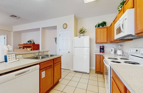 Windwood Bay House | Private Pool, Great for Kids, 12 Miles to Disney Dogs OK, Snowbirds Welcome