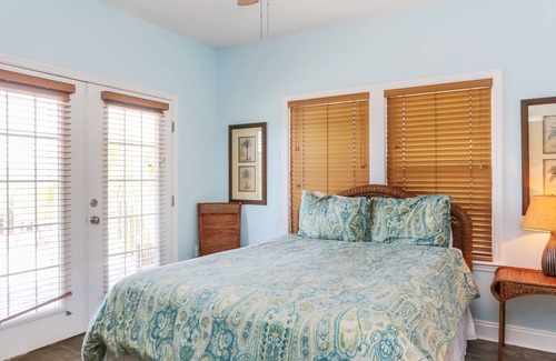 Seagrass House | Private Pool, Gulf View in Gated Community ~ Love You More