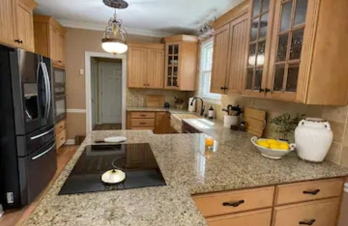 Gallatin House | Private pool & Hot Tub home minutes from lake & Broadway