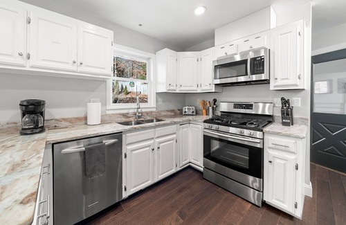 Fairview House | Private Pool & Hot Tub on Serene Wooded Lot