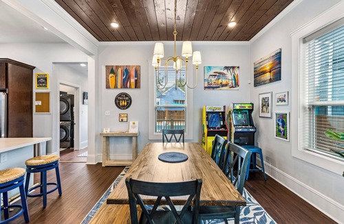 San Jacinto House | Private Pool - Hot Tub - Fire Pit - Noon Check Out - Veteran Discounts