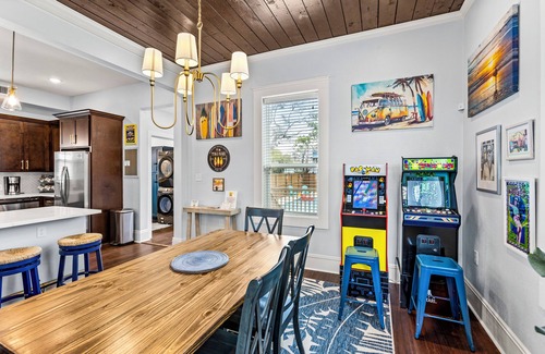 San Jacinto House | Private Pool - Hot Tub - Fire Pit - Noon Check Out - Veteran Discounts