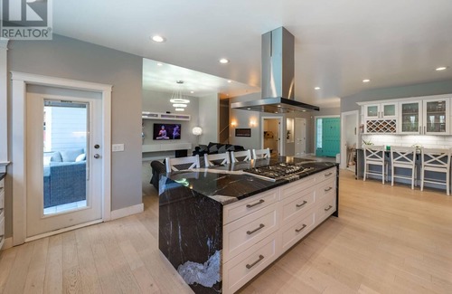 Regional District of Nanaimo House | Private pool house