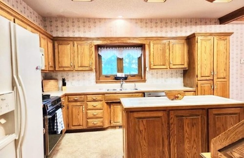 Springfield House | Private Pool @ Majestic Oaks, Large House, Air Hockey, Cornhole, Firepit, KingBd