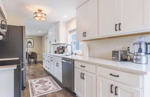 Fennville House | Private pool oasis - hot tub - great location