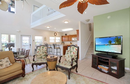 Indian Pass House | Private Pool, Steps from Beach, Pet Friendly Screened Porch ~ Yellow Bird