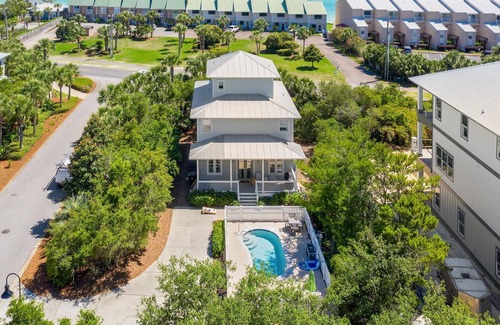 White's Gulfview House | Private Pool! Deeded Community Beach Access! Professionally Decorated!