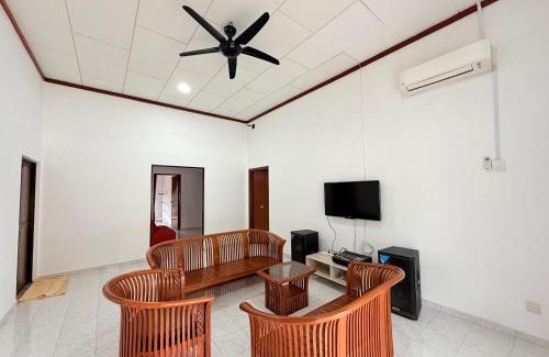 Alor Gajah Villa | Private Pool Villa 1309 - Fong Homestay