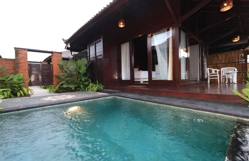 Kenderan Villa | Private Pool Villa overlooking to Rice Field
