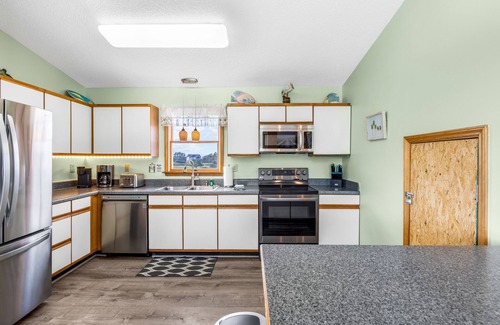 Corolla House | Private pool w/heat available, hot tub, pet friendly, 5 min walk to beach!