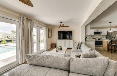 Apollo Beach House | Private Pool with Canal Views Apollo Beach Getaway