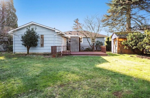 Centennial House | Private Portland Getaway Near Powell Butte Nature Park!