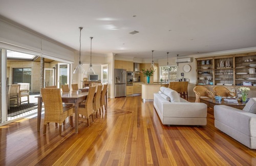 Portsea Boat Rental | Private Portsea Oasis
