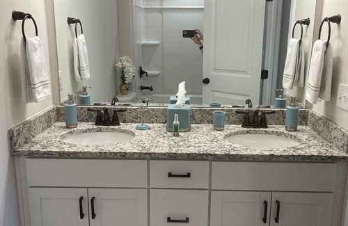 Garner House | Private queen bedroom, bathroom & spacious office – only 20 mins from DT Raleigh