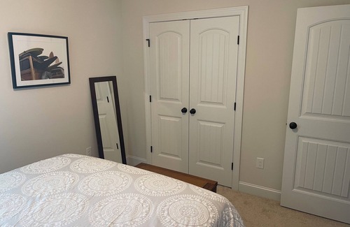 Garner House | Private queen bedroom, bathroom & spacious office – only 20 mins from DT Raleigh