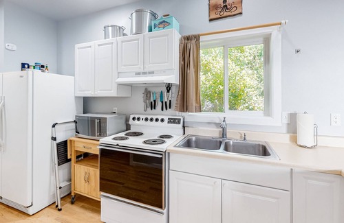 Florence House | Private, quiet, dog-friendly home with firepit, 1/4 mile from Heceta Beach