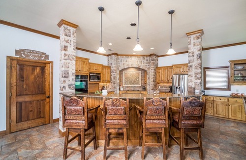 Boerne House | PRIVATE RANCH. 13 acres with wild deer, huge home, pool, GameRoom, fire pit