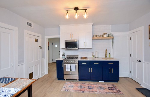 West Highland Cottage | Private Remodeled Berkeley/Tennyson Guest House with a 93 Walk Score