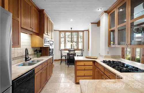 New London House | Private Retreat
