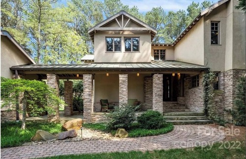 New London House | Private Retreat