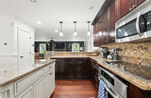 Rock Hill House | Private Retreat w/Hot Tub, Pickleball, Games & Gym
