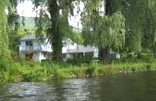 Arlington House | Private River Waterfront BattenKill Romantic historical home, kayak, fly fishing