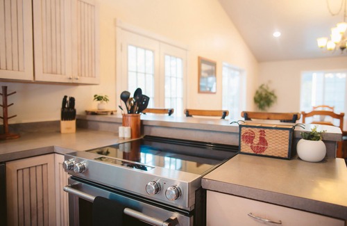 La Pine House | Private Riverfront Lodge w/Indoor Pool, Movie Theater, Hot Tub on Acreage