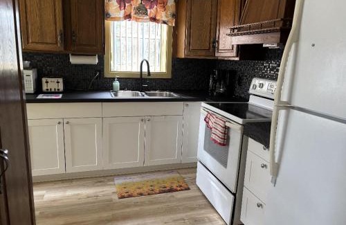 Mauricie House | Private Room 2 In A Spacious 5-bedroom Home