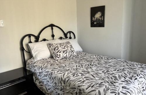 Mauricie House | Private Room 3 In A Spacious 5-bedroom Home