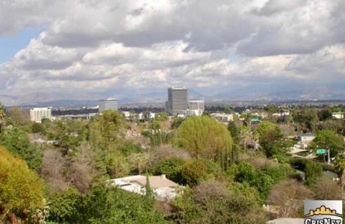 Encino House | Private Room Big Estate View Pool Oasis Women ONLY CONTACT B4 BOOKING BBOLD
