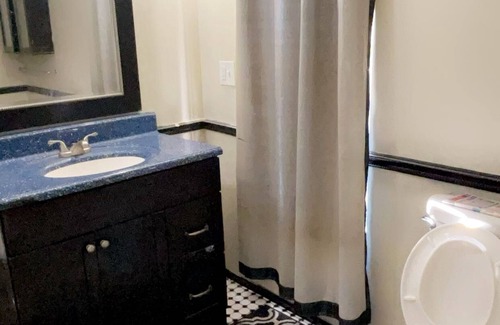 Meriden House | Private room close to Downtown Meriden, located in a Decent Area, close Highway