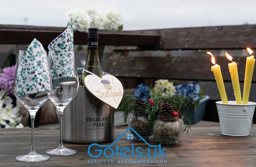 Huntly Apartment | ⭐ Private Room Garland⭐ 2 Guests, Roof Terrace, Free Wifi ❤️