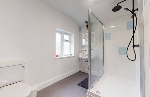 Woodside Apartment | Private Room in a Shared Home