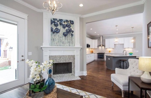 Green Hills House | Private Room in Luxe Green Hills Home – Prime 12 South Location