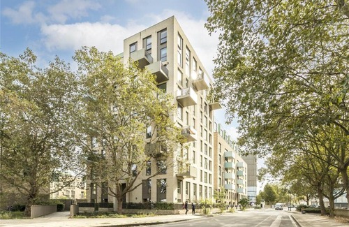 Faraday House | Private room in modern flat in great location