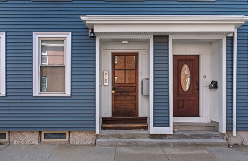 Columbus Park - Andrew Square Apartment | Private Room in Newly Updated Apt minutes to beach