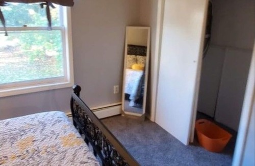 Worcester House | Private room in shared home