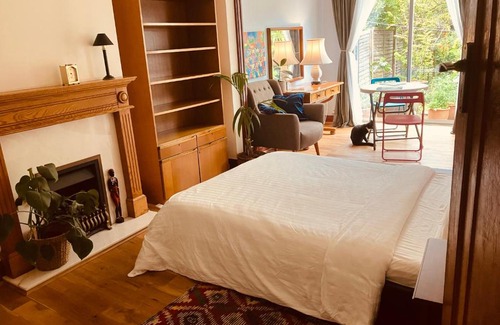 Brunswick Park House | Private room in Southgate, London