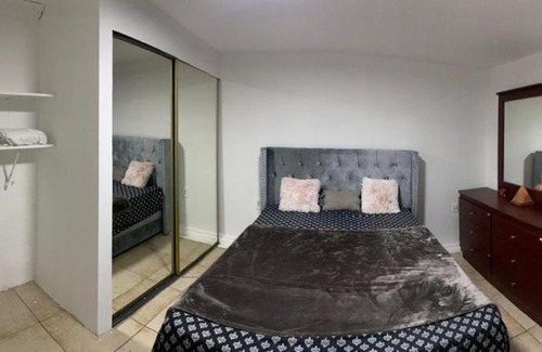 Golden Glades House | private room in the house