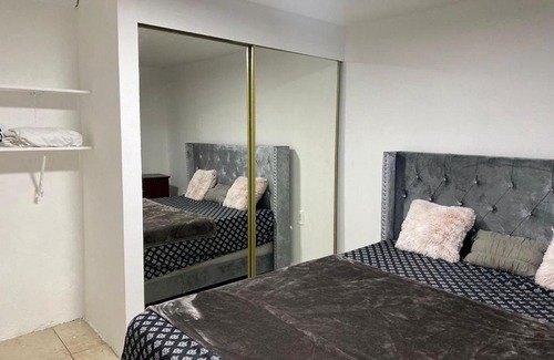 Golden Glades House | private room in the house