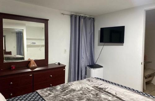 Golden Glades House | private room in the house