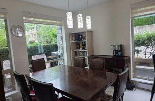 Vancouver House | Private Room in Vibrant Vancouver - with share living room and kitchen